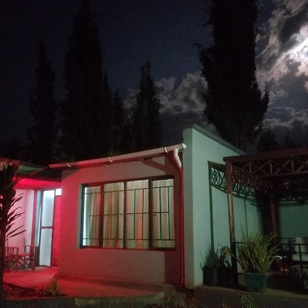 Ngorongoro Villa And Restaurant Карату Екстер'єр фото