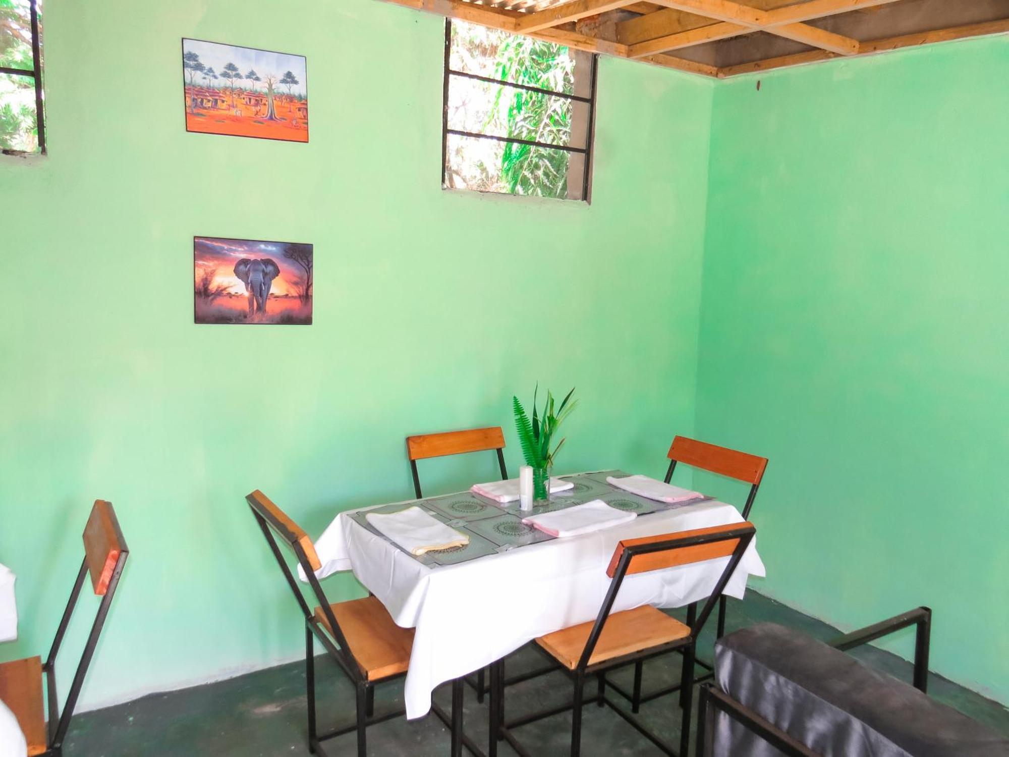 Ngorongoro Villa And Restaurant Карату Екстер'єр фото