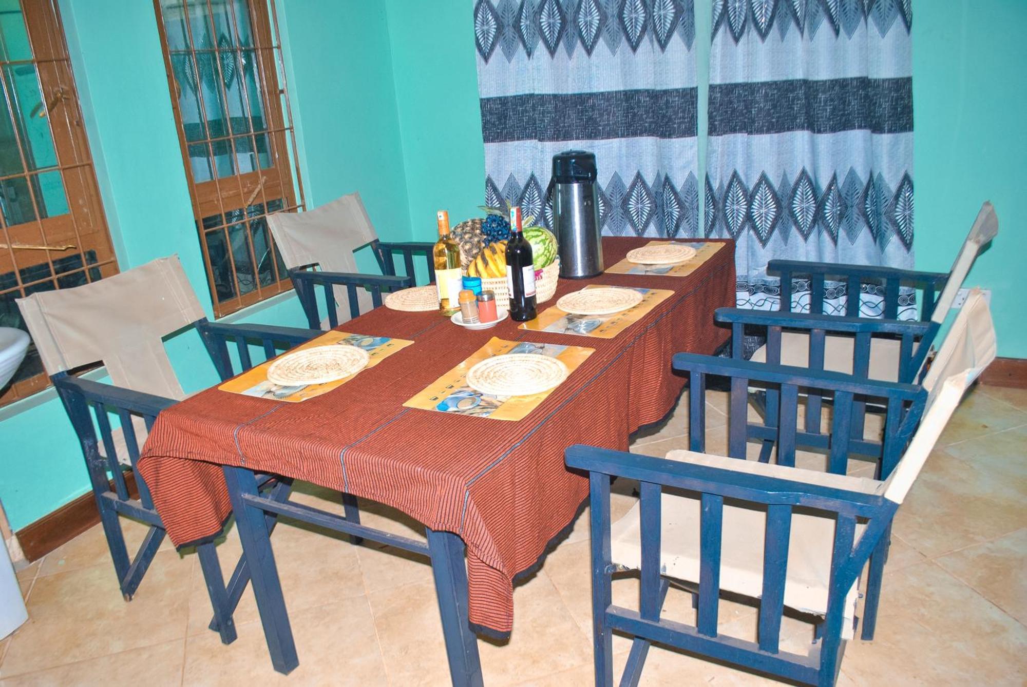 Ngorongoro Villa And Restaurant Карату Екстер'єр фото