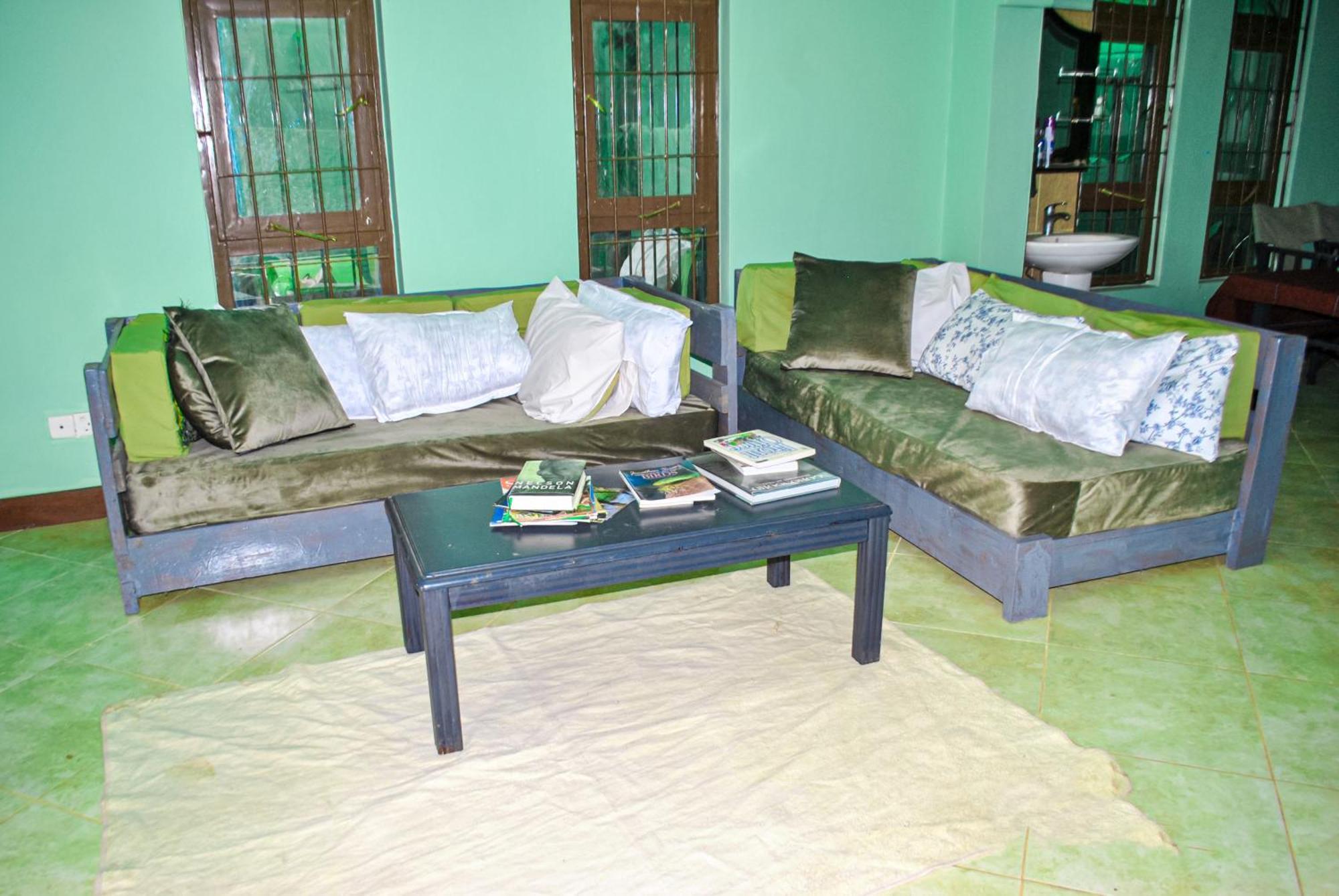 Ngorongoro Villa And Restaurant Карату Екстер'єр фото